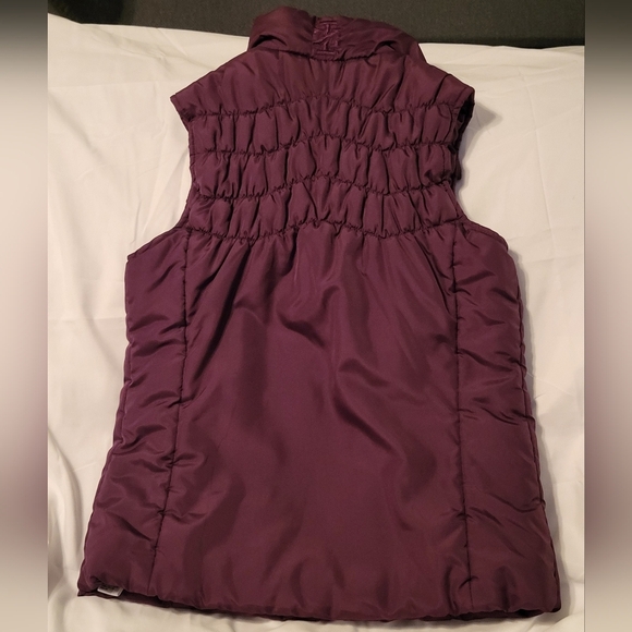 🩷 3/$15 IZOD - WOMEN'S QUILTED LIGHTWEIGHT QUILTED PUFFER VEST SMAL… - Picture 2 of 7